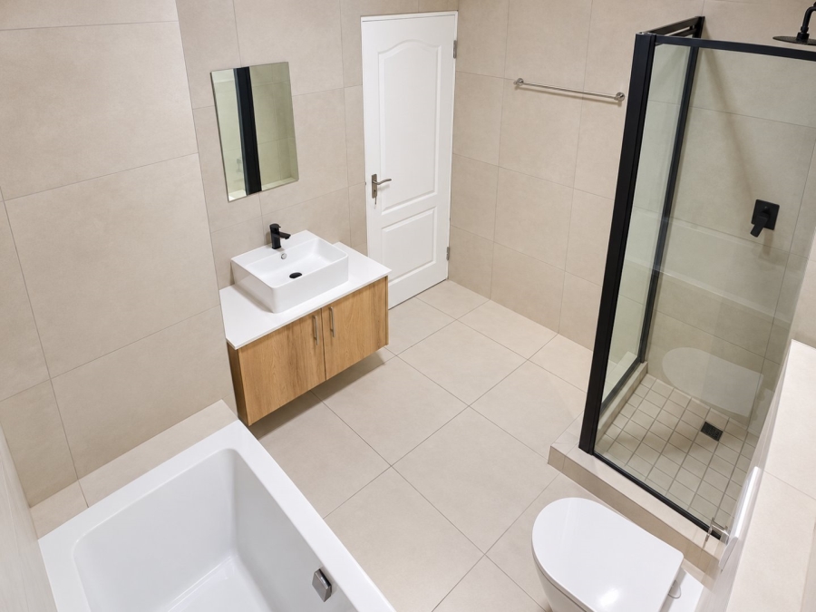 To Let 3 Bedroom Property for Rent in Sandown Western Cape